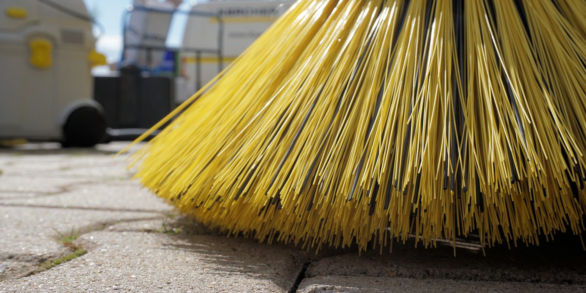 sweeper-1687444_1920